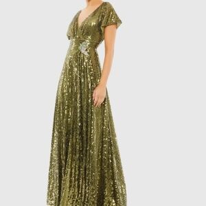 NWT Mac Duggal Sz 2 Green Sequined Butterfly Sleeve Wrap Over A Line Gown